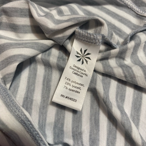 Athleta Gray and White Sleeveless Muscle Tee - Picture 3 of 12